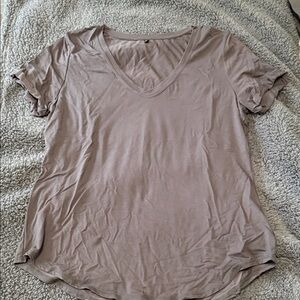 P'tula Women's Short Sleeve V-Neck Top - grey